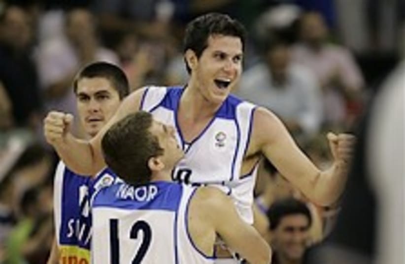 Israel basketball 298.88 (photo credit: AP)