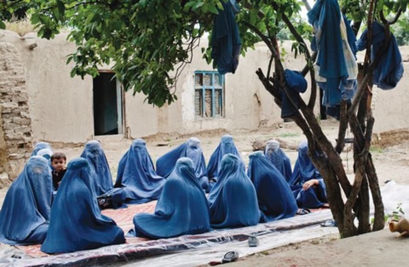 Afghan women_521 (photo credit: Lorenzo Tugnoli)