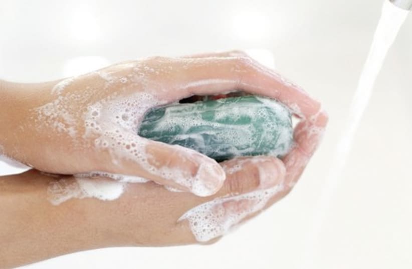 hand washing_521 (photo credit: Courtesy)