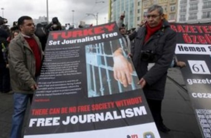 Turkey Journalists Protest 311 (R) (photo credit: REUTERS)