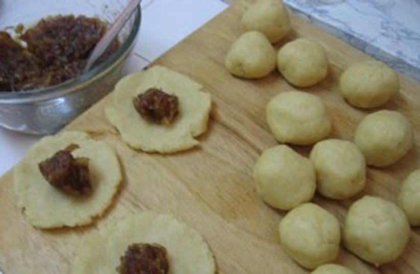 Mamoul Date Cookies (photo credit: Chanita Harel)