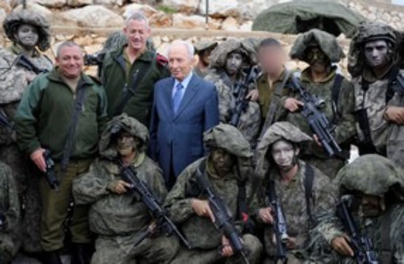President Shimon Peres, soldiers in North 311 (photo credit: IDF Spokesperson)