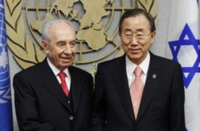 Peres with Ban in New York (R) 311 (photo credit: REUTERS/Lucas Jackson)