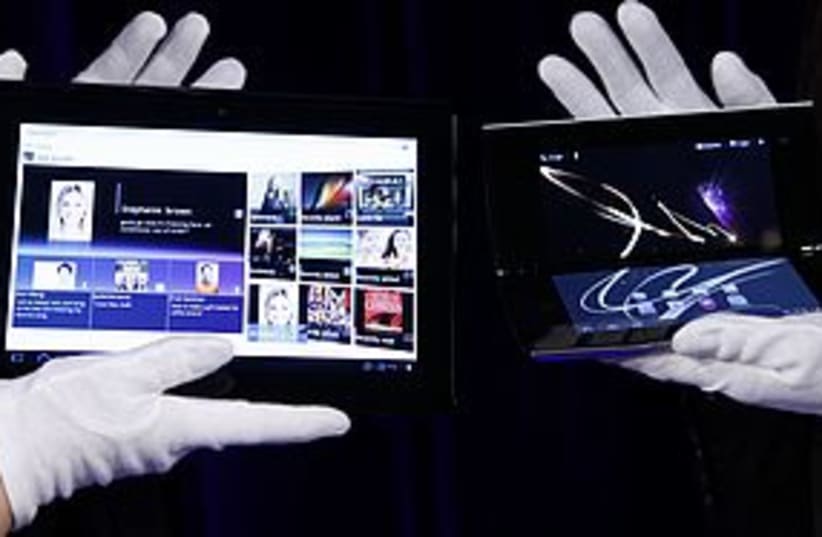 Sony Tablet 311 (photo credit: REUTERS/Kim Kyung-Hoon)