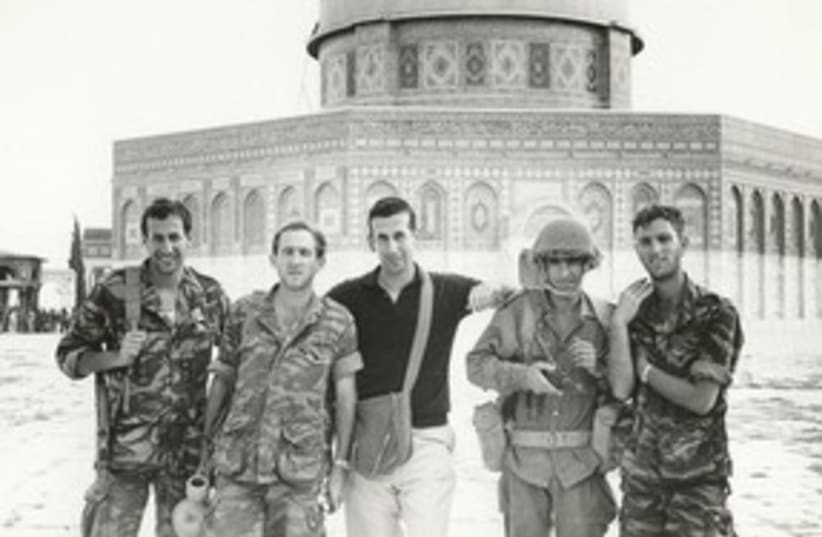 rabinovich and paratroopers six day war (photo credit: Courtesy)