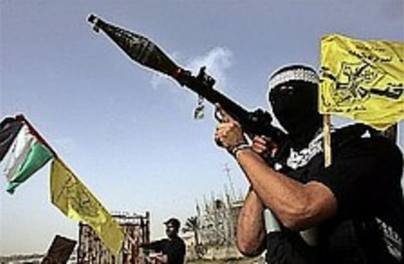 gaza gunmen 224.88 (photo credit: AP)
