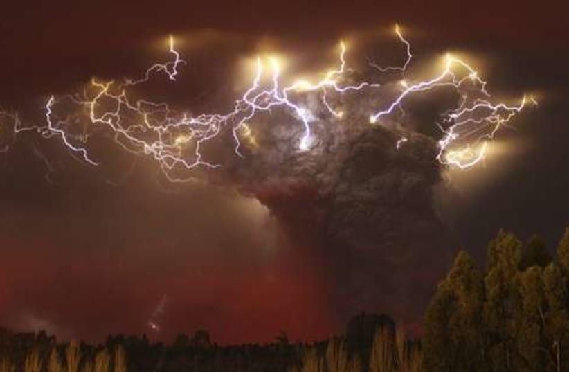Chile lightning and volcano ash 521 (photo credit: REUTERS)
