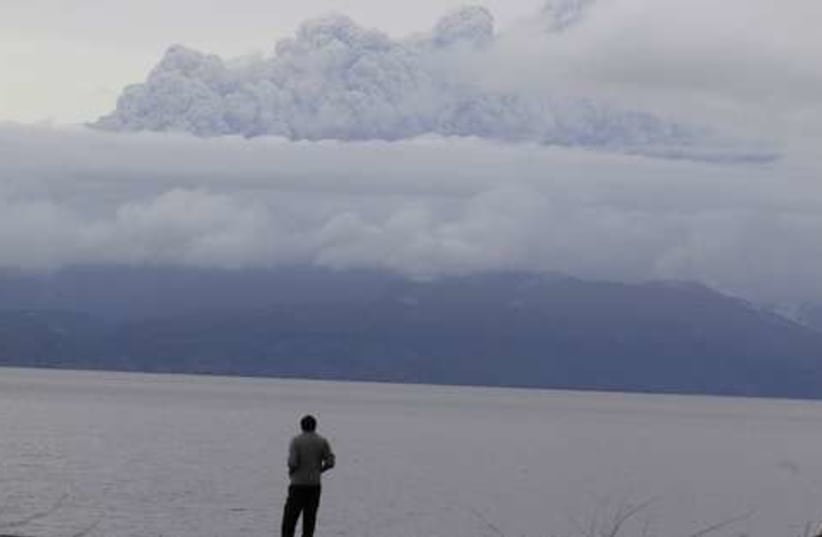 Chile volcano 521 (photo credit: REUTERS/Ivan Alvarado)