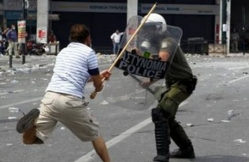 Greek Clashes 311 (photo credit: Reuters)