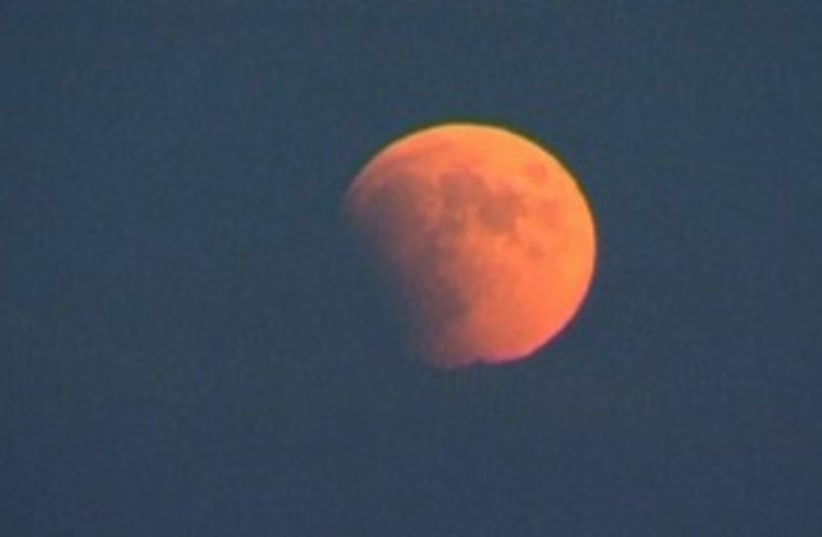 lunar eclipse (photo credit: REUTERS)