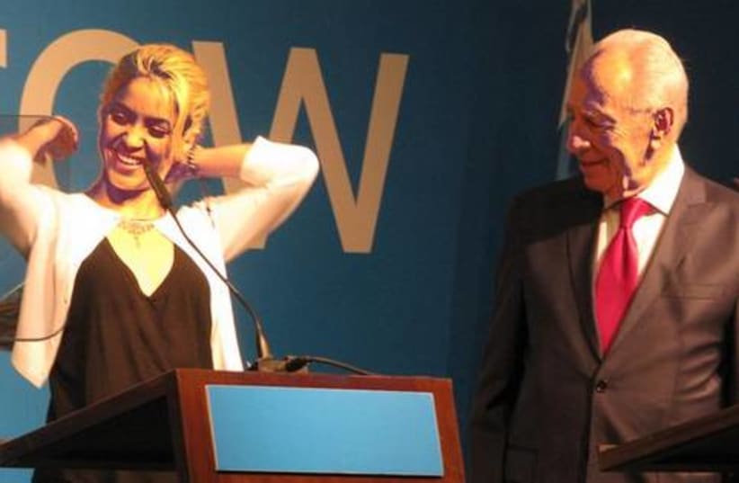 Shakira and Pres Peres at IPC (photo credit: Deborah Danan)