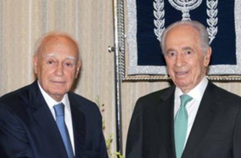 Peres with Papoulias 311 (photo credit: GPO )