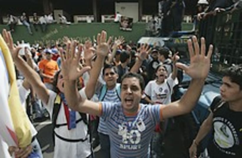 Venezuela protests 224.8 (photo credit: AP)