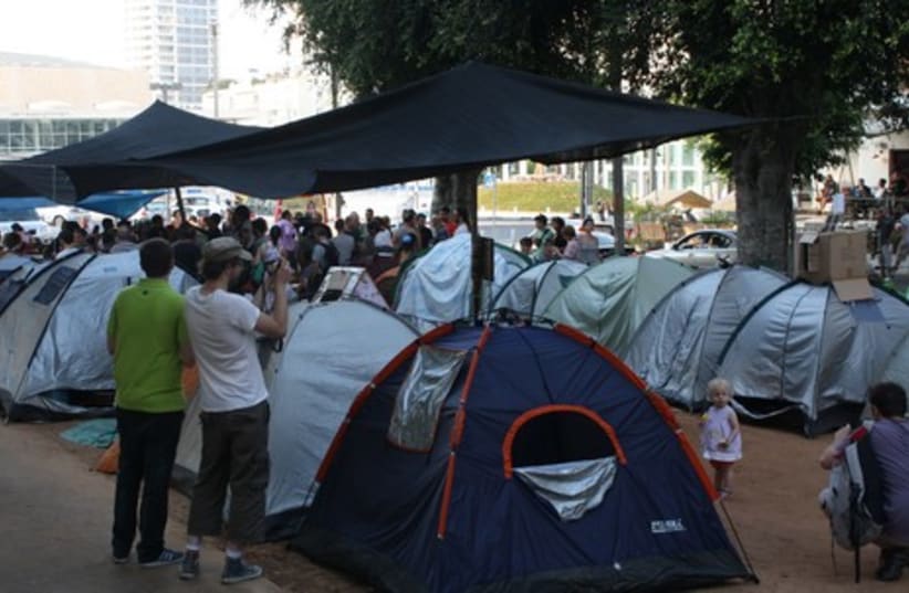 Tent city housing protest 1 (photo credit: Ben Hartman)