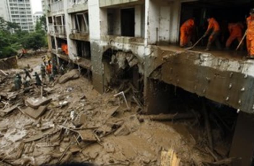South Korea mudslide 311 R (photo credit: REUTERS/Truth Leem/Israel Picture Service)