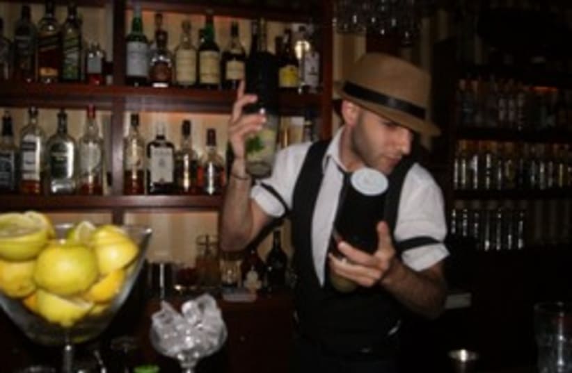 Barman Daniel Weinstein (photo credit: Yoni Cohen)