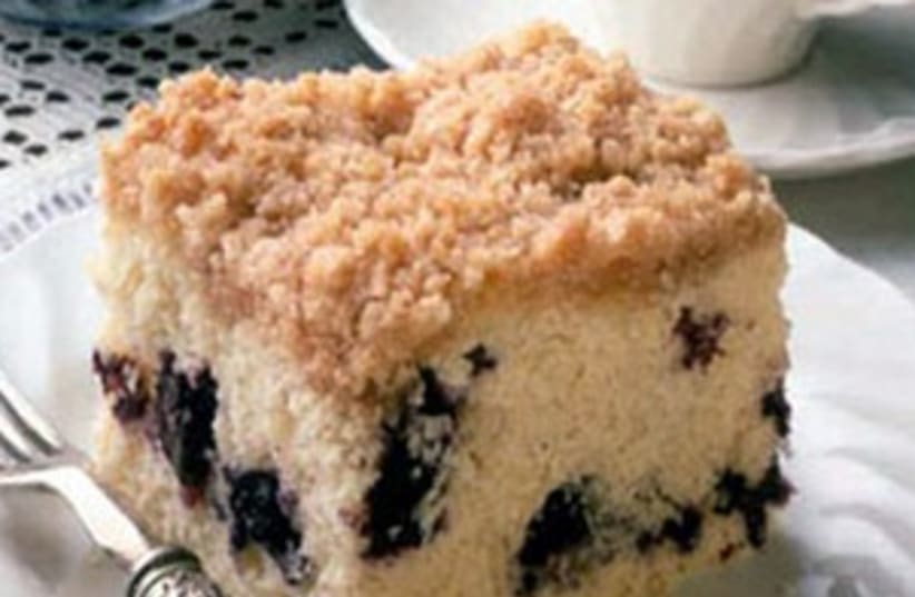 Blueberry-peach crumb cake (photo credit: Ben Fink)