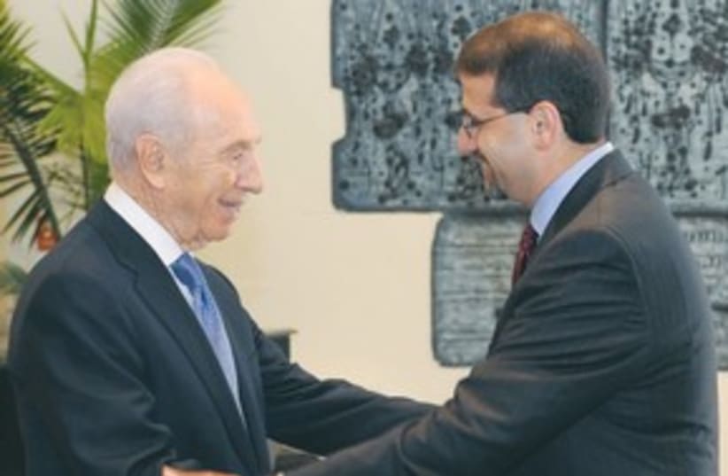 Peres with US Ambassador Daniel B. Shapiro 311  (photo credit: Mark Neiman/GPO)