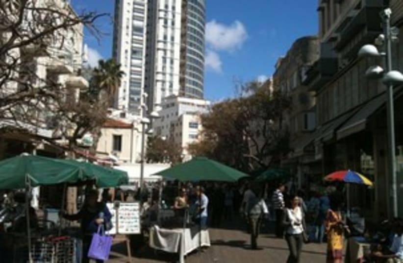 Tel Aviv scene 311 (photo credit: Joe Yudin)
