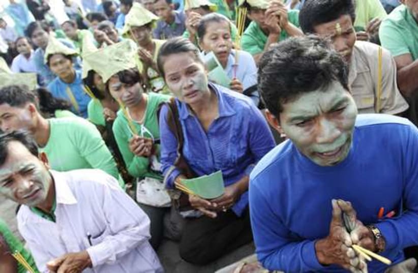 Cambodia protests 521 (photo credit: REUTERS/Pring Samrang)