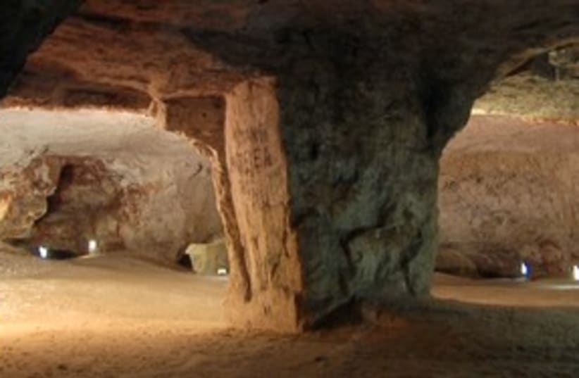 Zedekiah's Cave 311 (photo credit: iTravelJerusalem)