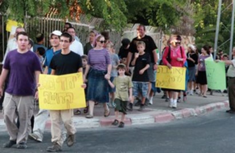 Beit Shemesh school protest 311 (photo credit: Marc Israel Sellem/The Jerusalem Post)