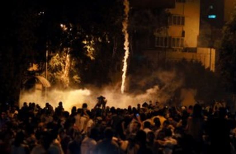 Cairo embassy violence 311 (photo credit: REUTERS)
