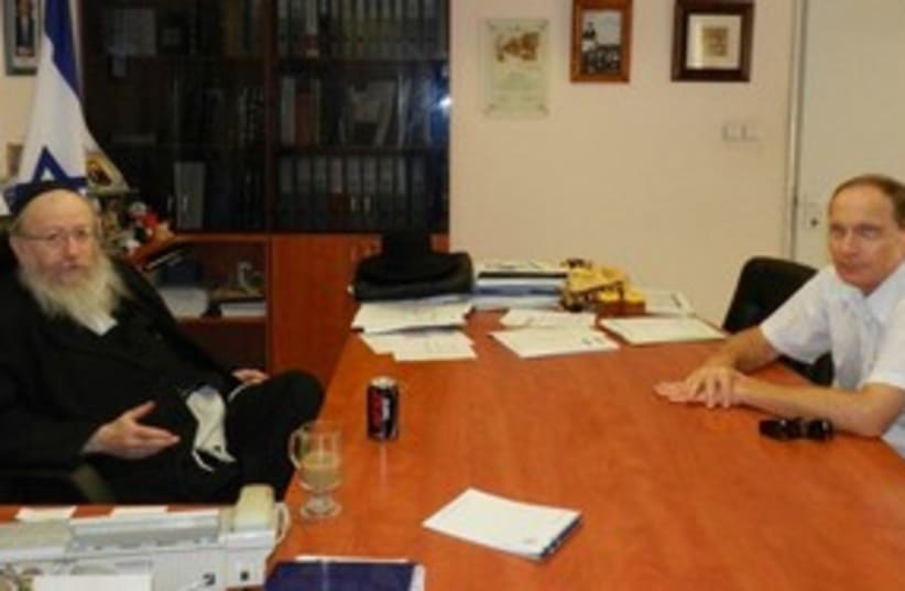 Deputy Litzman meets with IMA chairman Dr Eidelman (photo credit: Courtesy/Health Ministry)
