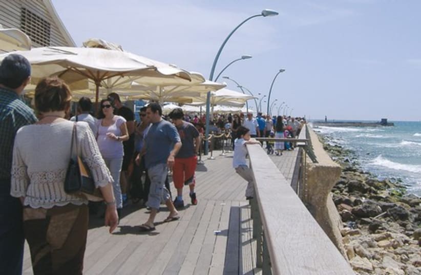 Boardwalk (photo credit: goisrael.com)