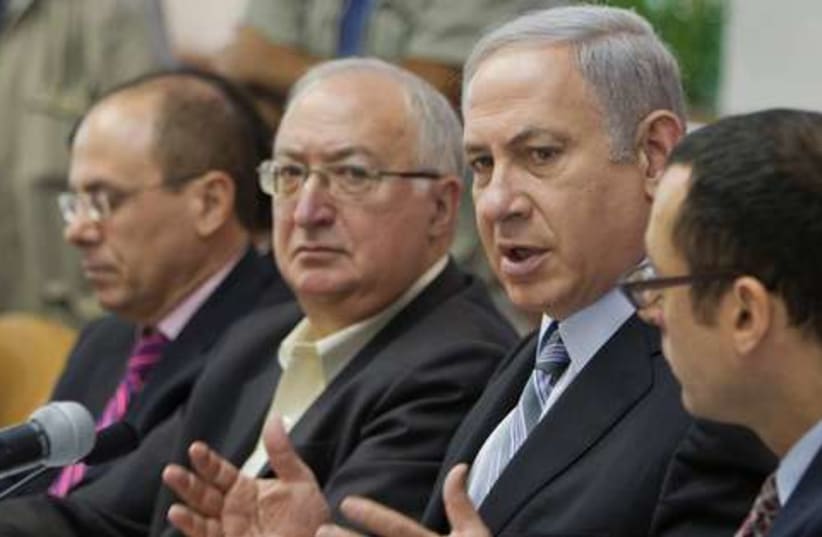 Netanyahu cabinet meeting 521 (photo credit: REUTERS/POOL New)