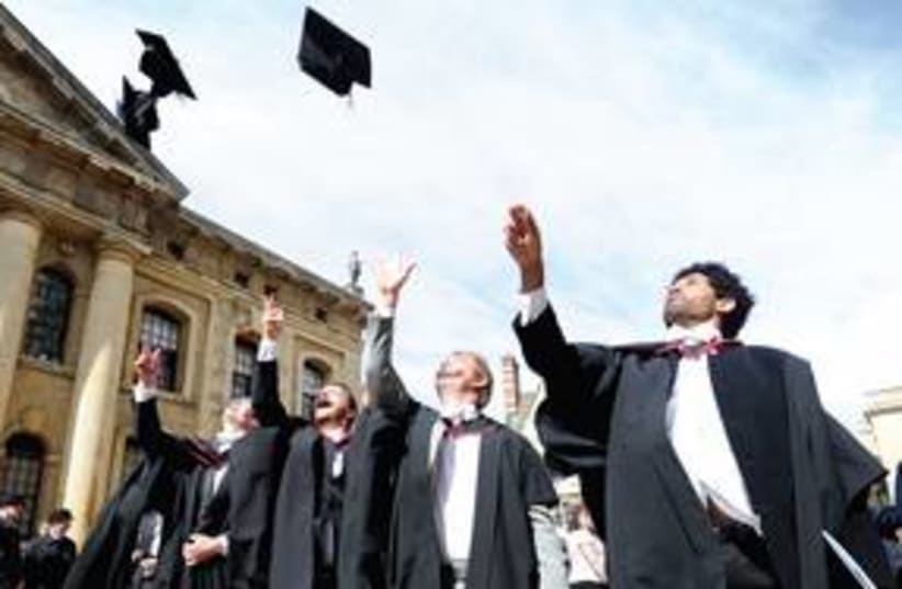Graduation at Oxford University 311 (R) (photo credit: REUTERS)