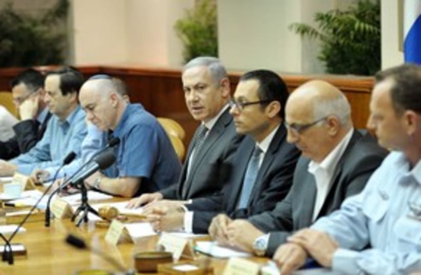 Natanyahu Schalit meeting 311 (photo credit: Courtesy of GPO)