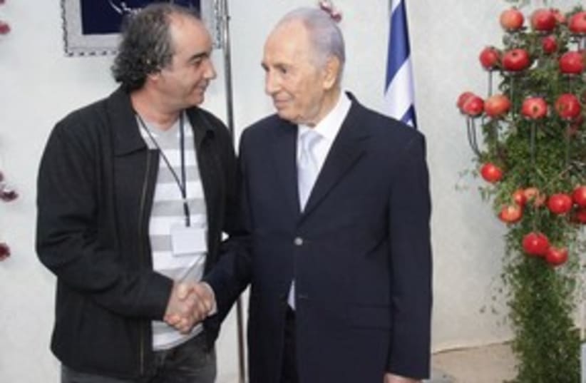 Shlomo Maman Shimon Peres 311 (photo credit: Yosef Avi Yair Engel)