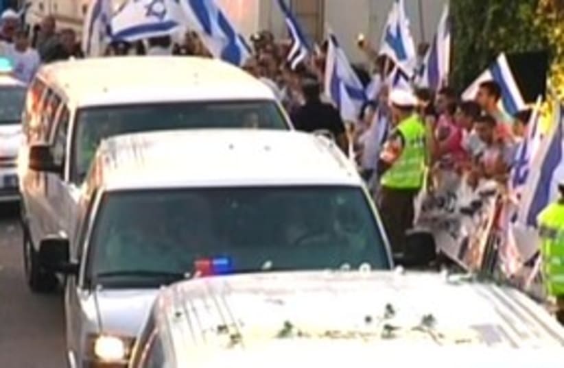 Gilad Schalit convoy 311 (photo credit: Channel 10)