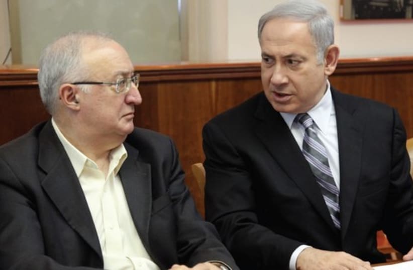 PM Netanyahu  with Prof. Manuel Trajtenberg DONT USE (photo credit: Flash 90)