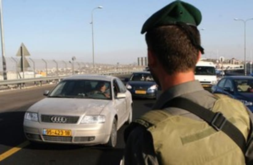 IDF at checkpoint 311 (photo credit: Ariel Jerozolimski)
