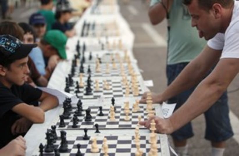 chess alik gershon (photo credit: REUTERS/Nir Elias)