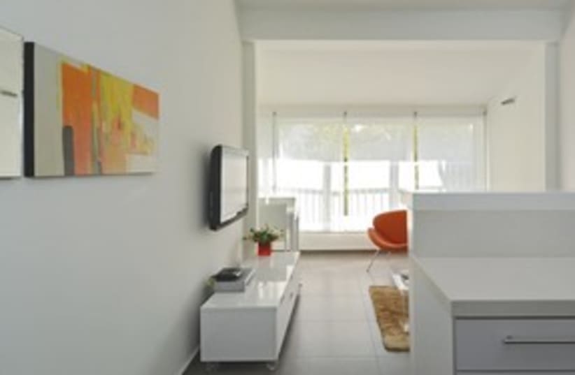 Modern Living room apartment 311 (photo credit: Uriel Messa)