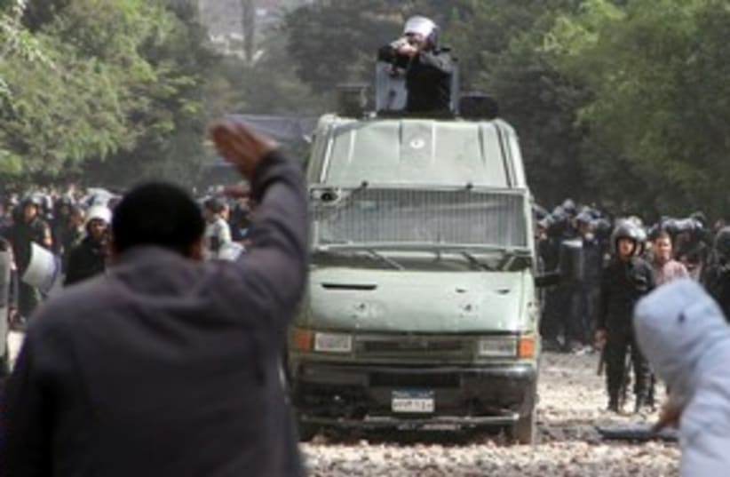 Police Tahrir 311 (photo credit: REUTERS)