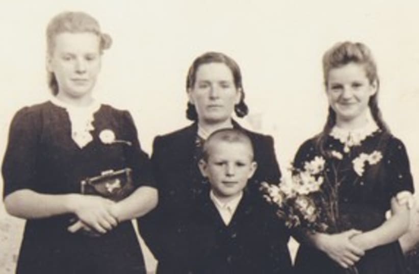 THE RUZGYS family 311 (photo credit: (The Jewish Foundation for the Righteous)