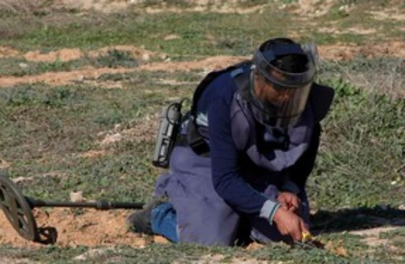 Landmine Libya 311 (photo credit: REUTERS)
