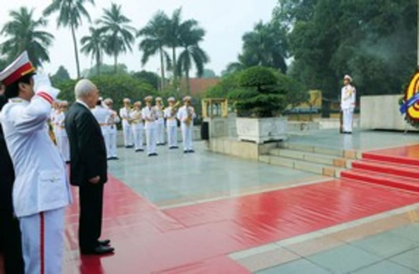 President Shimon Peres in Vietnam 311 (photo credit: Mark Neiman/GPO)