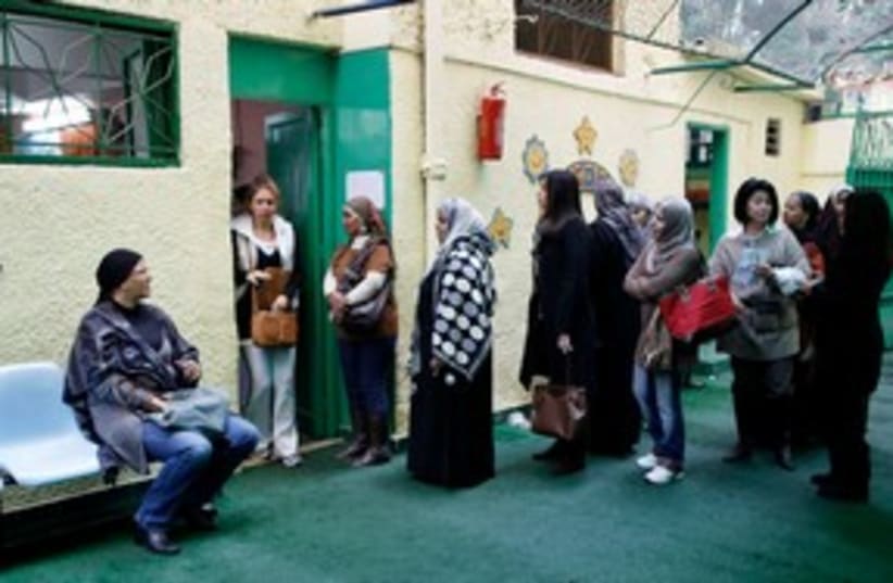 Egyptians vote in elections 311 (photo credit: Reuters)