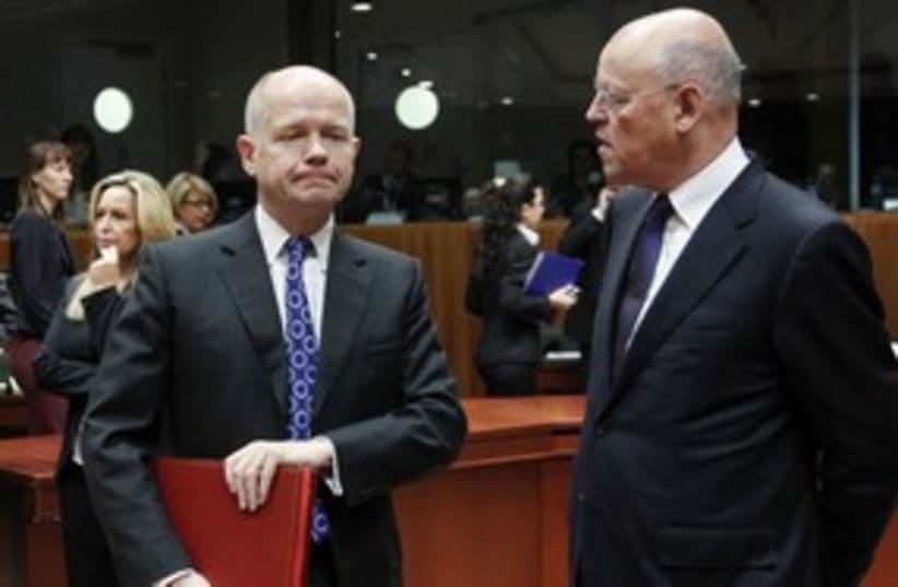 William Hague and Uri Rosenthal 311 R (photo credit:  REUTERS/Thierry Roge)
