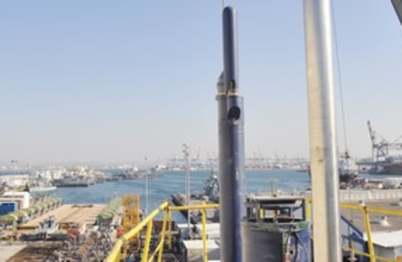 Israeli submarine at Haifa shipyard 311 (photo credit: IDF Spokesman's Office)