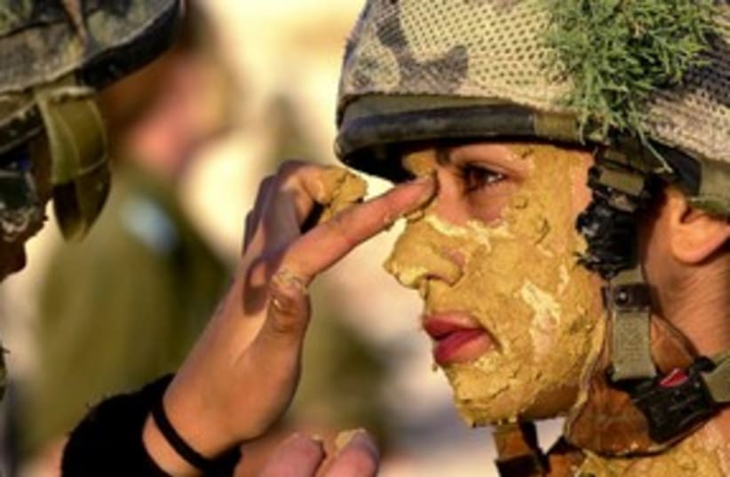 IDF female soldier, camoflage_311 (photo credit: Reuters)