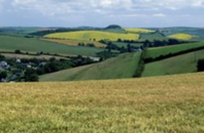 UK landscape_300 (photo credit: Thinkstock/Imagebank)