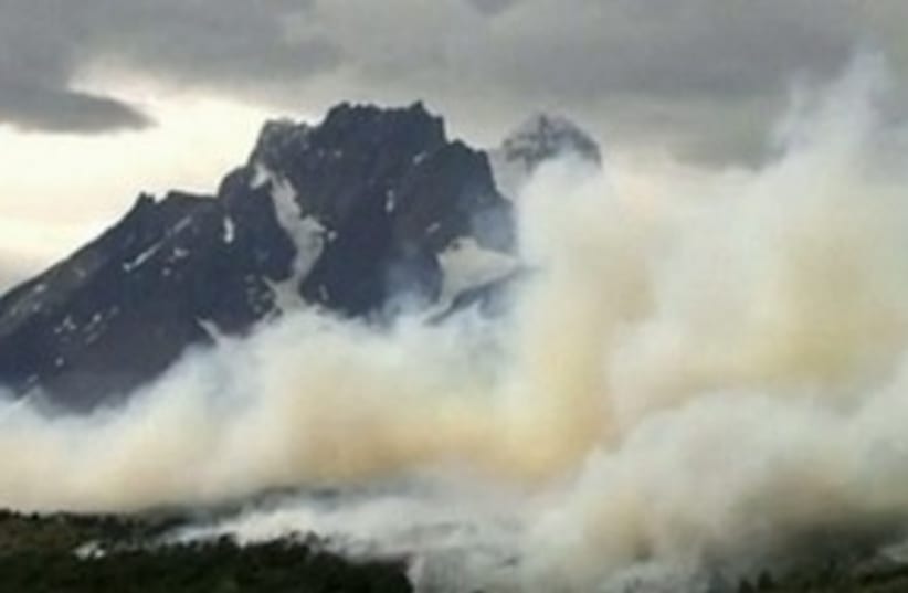 Fires rage in Chilean Torres del Paine national park 311 R (photo credit: REUTERS)
