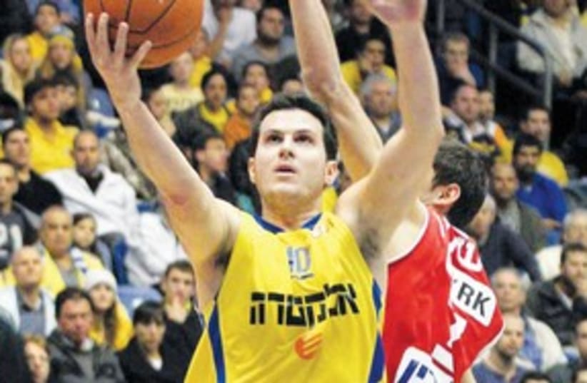 Guy Pnini of Maccabi Tel Aviv 311 (photo credit: Adi Avishai)