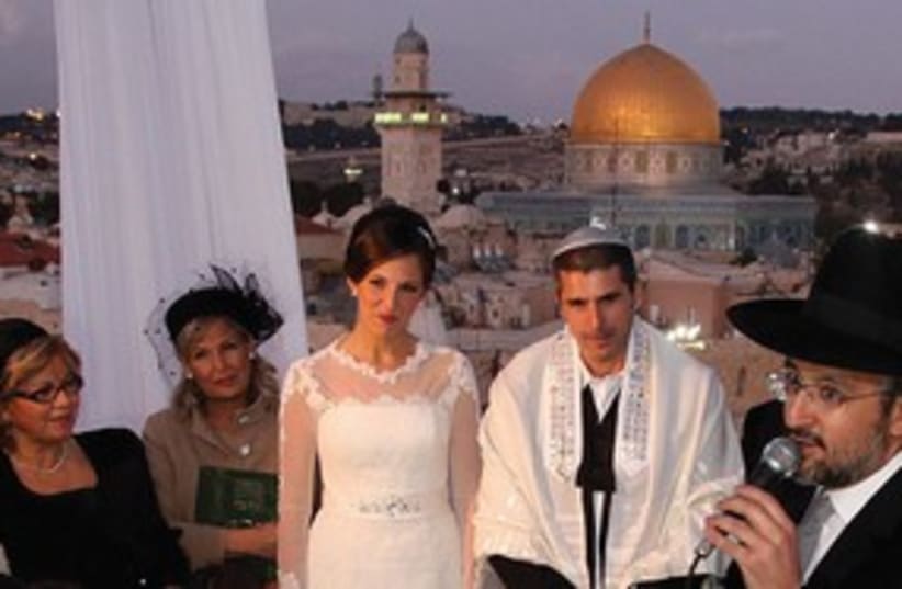 Rabbi preforming wedding in Jerusalem 311 (photo credit: Marc Israel Sellem)